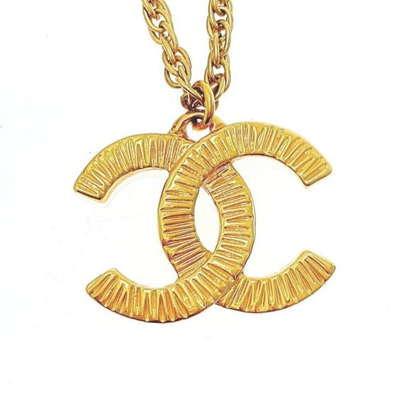 CHANEL CC Logo Pendant Necklace 17" Gold Tone 93P Auth h1132 - Picture 3 of 6